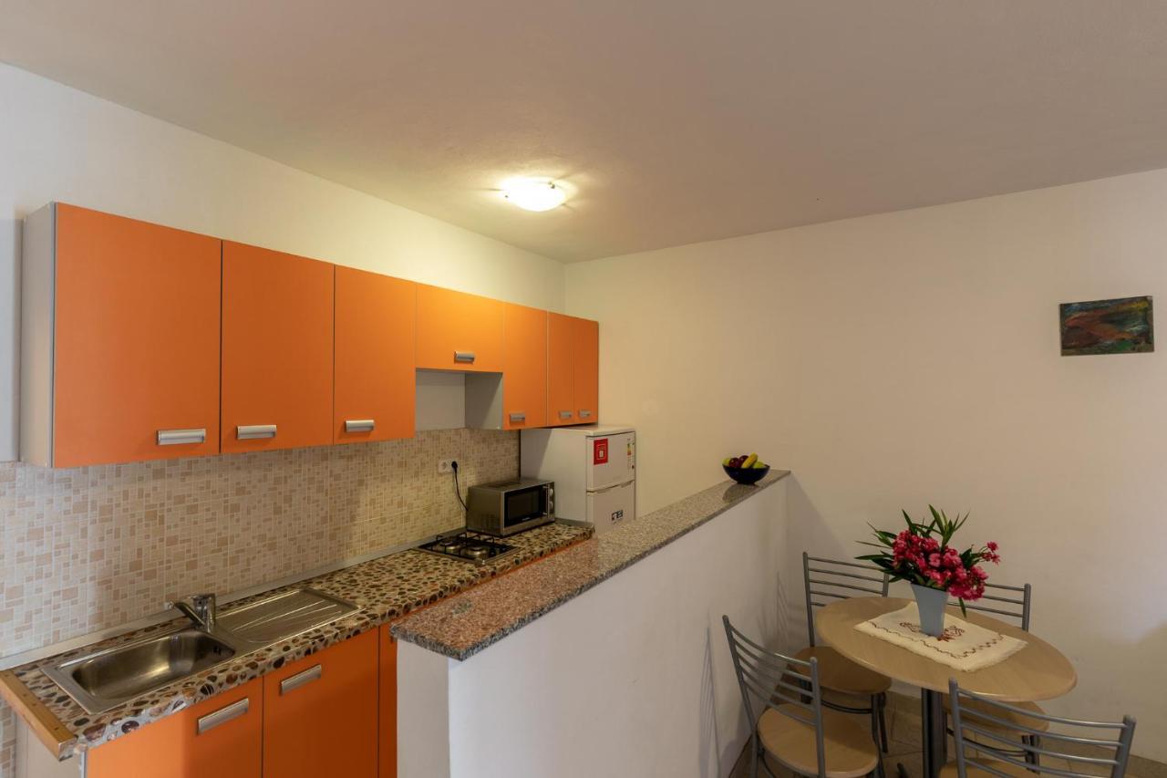 Apartman Kristo Vir Exterior foto