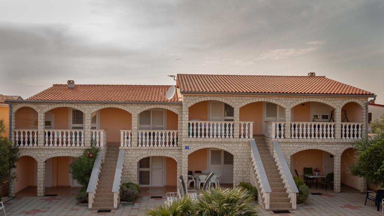 Apartman Kristo Vir Exterior foto